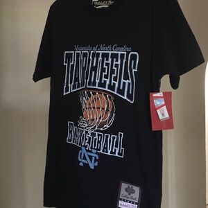 North Carolina Tarheels Mitchell & Ness Black Graphic Tee Small brand new with t